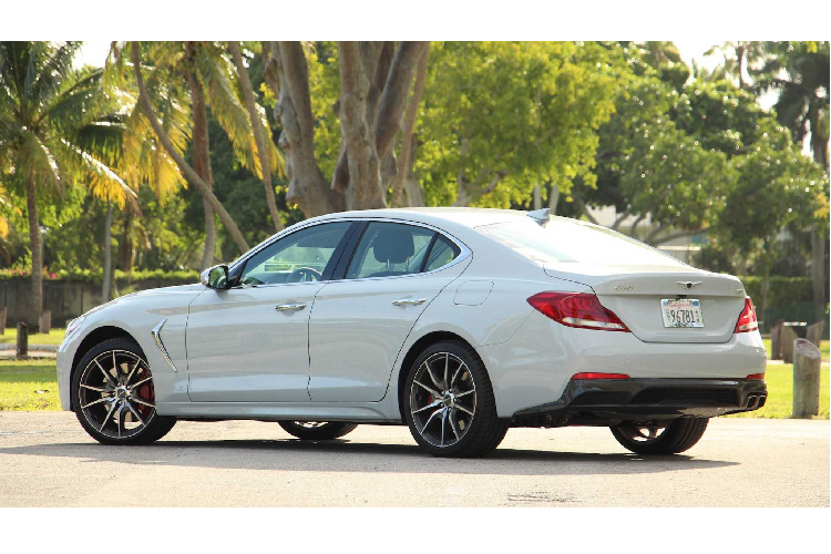 Ra đời từ năm 2017 cho đến nay, dòng xe sang Genesis G70 vẫn còn khá non trẻ nếu so với các đối thủ đến từ châu Âu mà nó đang cạnh tranh như Mercedes-Benz C-Class, BMW 3 Series, Audi A4 hay đối thủ châu Á – Lexus IS.