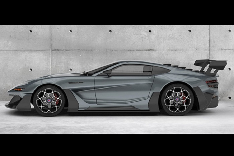 Ngoại thất của xe được làm hoàn toàn bằng sợi carbon với nhiều chi tiết được thiết kế nhằm phục vụ những mục đích nhất định, như điều hướng luồng không khí, tạo lực ép, phải lực,… Đầu xe được kéo dài với phần líp trước lớn, quạt tản nhiệt được đặt ngay trước động cơ, phía sau ở hữu cánh gió cố định và khuếch tán cỡ lớn, phía dưới là cụm ốm ống xả.