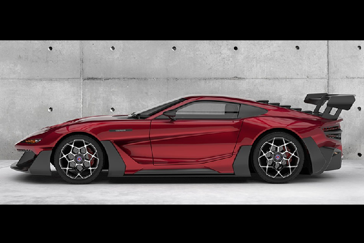 Với sức mạnh như trên, Factory Five sẽ giảm trọng lượng cho chiếc xe của mình ở mức đáng kể và rút ngắn chiều dài cơ sở với mong muốn chiếc xe sẽ nhỏ và đạt được trọng lượng tối ưu ở mức 1.022 kg. Việc rút ngắn trục cơ sở cũng sẽ giúp chiếc siêu xe này trở nên nhanh nhẹn và linh hoạt hơn trên đường đua.