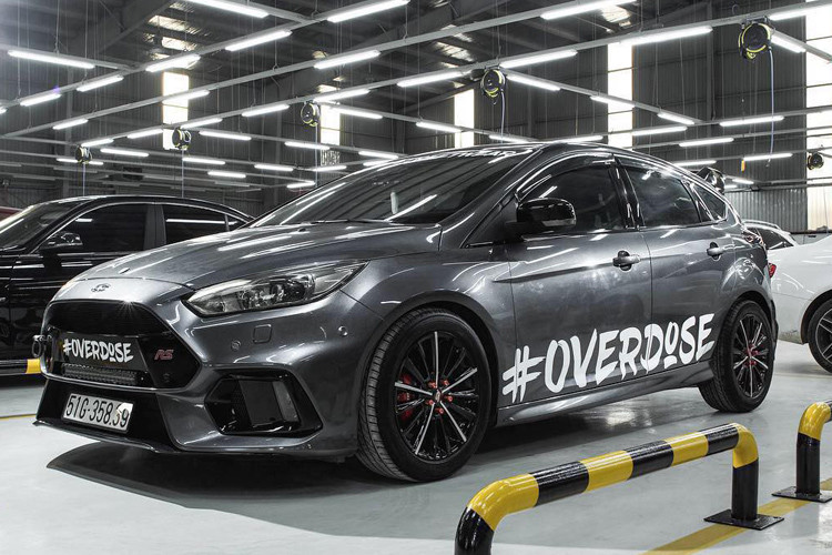 Gói độ bodykit chiếm áp đảo là kiểu Focus RS. Phong cách như xe đua, độ mà như nguyên bản được nhiều dân chơi xe Focus lựa chọn. Đối với Focus, những gói độ thân rộng hiếm thấy. Động cơ tuy đã mạnh nhưng vẫn được người chơi xe nâng cấp thêm.