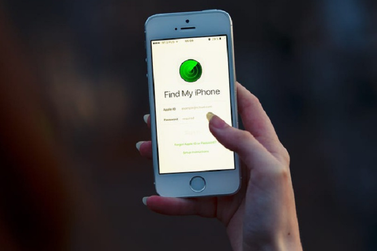 AirTags - 9to5Mac đưa tin Apple đang phát triển một phụ kiện giúp người dùng có thể theo dõi và tìm đồ bị thất lạc bằng iPhone. Một số nguồn tin cho biết thiết bị này giống như một thẻ nhỏ, được gắn vào các đồ vật dễ bị thất lạc như chìa khóa hoặc ví. Nó sẽ hoạt động tương tự tính năng Find My iPhone.