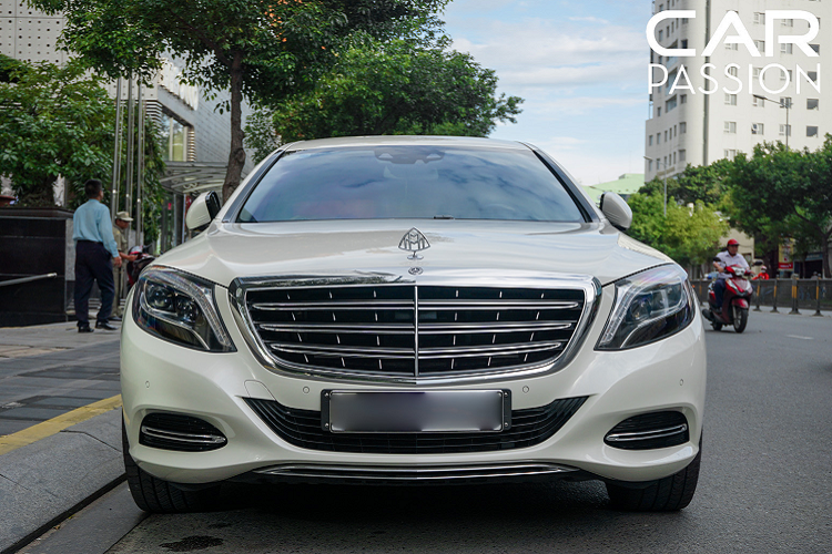 Xuất hiện bất ngờ vào đầu năm 2018, cái tên Mercedes-Maybach S600 Pullman trở thành một thỏi nam châm thu hút không ít sự quan tâm của giới yêu xe trong nước cũng như quốc tế khi giá bán của mẫu xe siêu sang thuộc hàng cao nhất thế giới.