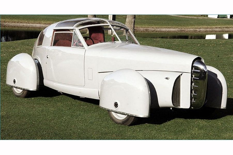 Chiếc xe lấy ý tưởng từ máy bay thời chiến trong Thế chiến thứ 2 của nhà thiết kế người Đức Gordon Buehrig cũng nhận được sự quan tâm đặc biệt. Nó mang tên Tasco, sản xuất năm 1948