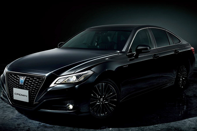 Được phát triển từ phiên bản ‘’S’’ và ‘’S Four’’, ngoại thất Toyota Crown Sport Style 2020 được hãng xe Nhật Bản thiết kế sang trọng và thể thao hơn với bộ mâm 18 inch ‘’thửa’’ riêng.