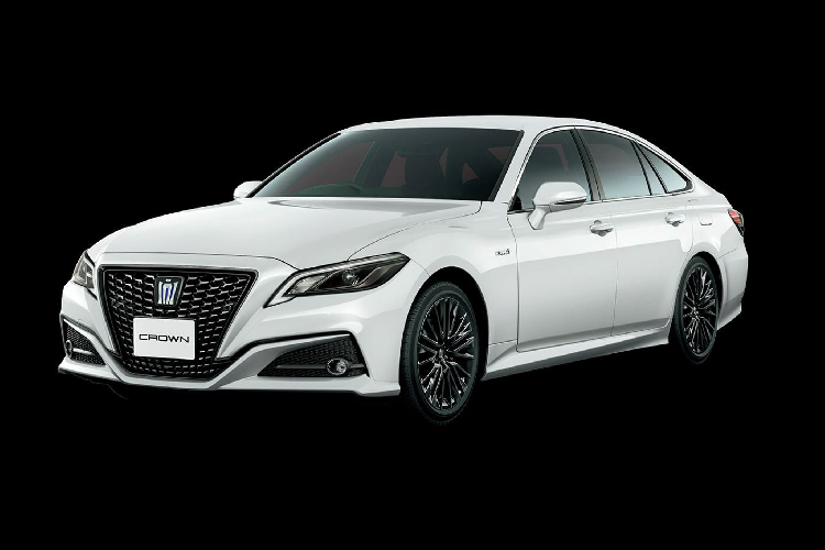 Tại quê nhà Nhật Bản, giá xe Toyota Crown Sport Style bắt đầu ‘’lên kệ’’ từ 02/10 với mức khởi điểm từ 5.073.200 yên (khoảng 1,1 tỷ đồng)