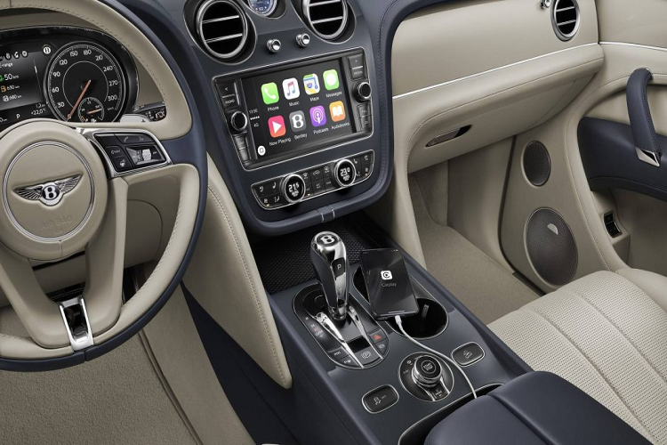 Chiếc xe sẽ tiết kiệm năng lượng điện để sử dụng trong khu vực ngoại thành và sử dụng năng lượng xăng trên đường cao tốc. Xe cũng được tích hợp khả năng sạc lại pin thông qua quá trình phanh.