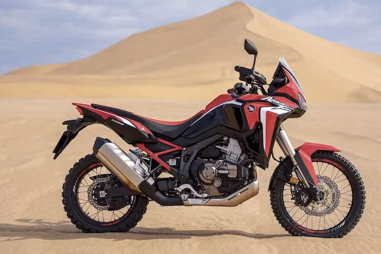 Sở hữu thiết kế thân vỏ hoàn toàn khác biệt so với đời CRF1000L cũ, tuy nhiên bản thân bộ khung của Honda Africa 2020 mới cũng đã có sự thay đổi lớn với khung phụ phía sau được bắt ốc thay vì hàn thẳng vào khung chính, có bề rộng nhỏ hơn, bộ gắp nhôm lấy từ chiếc "cào cào" CRF450R...