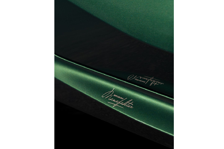 Ở biến thể này, M8 Gran Coupe sẽ có công suất cực đại 625 mã lực, cao hơn 25 mã lực so với M8 thông thường, mô-men xoắn cực đại sẽ ở mức 750 Nm, đạt được ở dải vòng tua máy từ 1.800 vòng/phút đến 5.600 vòng/phút. Sức mạnh này vẫn được cung cấp từ khối động cơ V8 dung tích 4,4 lít, tăng áp kép.