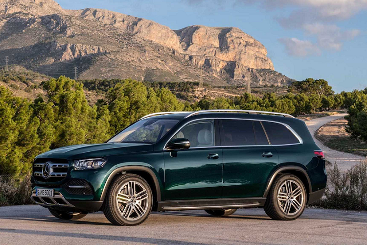 GLS 450 4Matic sử dụng động cơ xăng 6 xy lanh thẳng hàng (I6) dung tích 3.0 lít tăng áp, đồng thời sử dụng hệ truyền động mild hybrid EQ Boost, hệ thống trợ lực này bao gồm 2 thành phần chính gồm: máy phát - kiêm bộ đề 48V (ISG) và pin được bố trí dưới sàn xe.