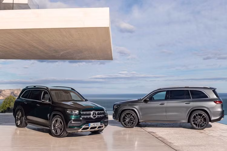 Vào năm 2017, vì lý do thay đổi cách tính thuế TTĐB. Giá xe Mercedes GLS mới sẽ được đẩy lên cao hơn, trong đó GLS 500 tăng từ 4,6 – 6,6 tỷ; phiên bản hiệu năng cao GLS 63 tăng từ 7,4 – 10 tỷ đồng.