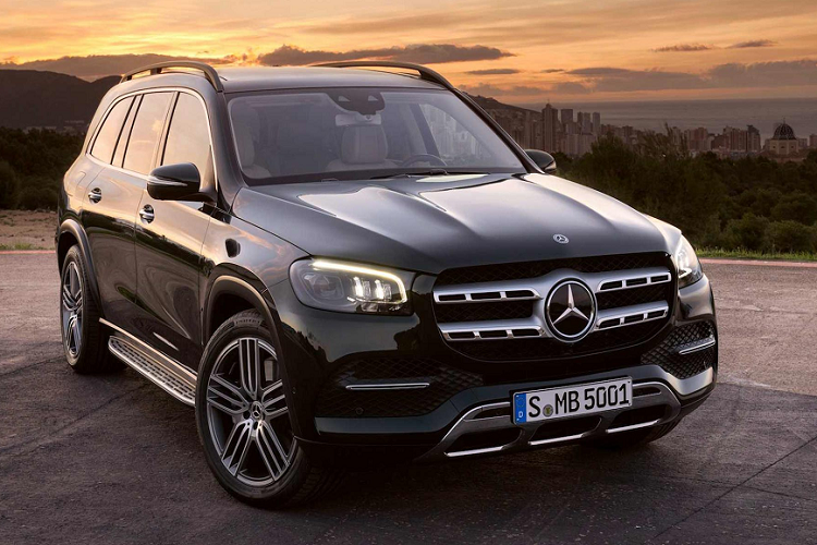 Sau GLE và G-Class All-New vừa giới thiệu tại VMS 2019, sắp tới ‘’đàn anh’’ GLS thế hệ mới sẽ được đưa về nước bổ sung vào ‘’đội hình’’ xe SUV hùng hậu của Mercedes-Benz Việt Nam (MBV). Sau GLS All-New, có thể MBV sẽ sớm cập nhật dòng GLC bằng một phiên bản nâng cấp facelift giữa đời (gồm SUV và SUV Coupe), vốn đã ra mắt quốc tế hồi đầu năm nay. Chúng ta hãy cùng chờ đợi đến năm sau – 2020.
