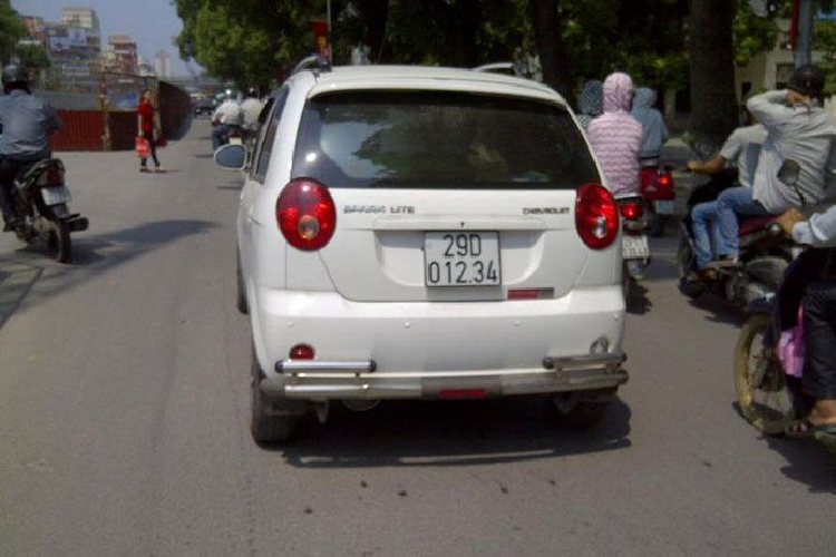 Chevrolet Spark biển số 012.34 ở Hà Nội. (Ảnh: Fanpage Biển số đẹp).