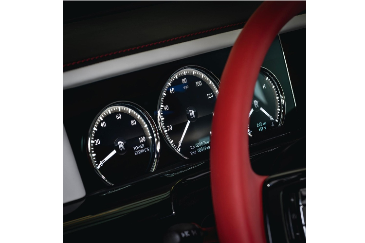 Được biết, người chiến thắng phiên đấu giá sẽ có cơ hội được hợp tác cùng Mickalene Thomas – một trong những nghệ sĩ đương đại nổi tiếng hiện nay.