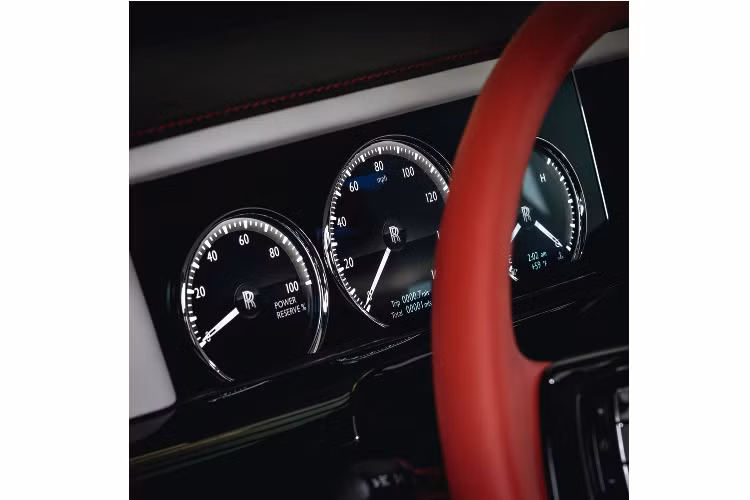 Được biết, người chiến thắng phiên đấu giá sẽ có cơ hội được hợp tác cùng Mickalene Thomas – một trong những nghệ sĩ đương đại nổi tiếng hiện nay.