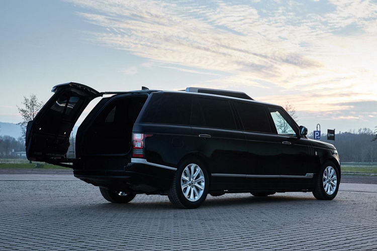 Cấu trúc cửa sau cốp xe chống đạn của vua Campuachia cũng được thay đổi, từ kiểu mở lên trên sang kiểu mở sang trái.