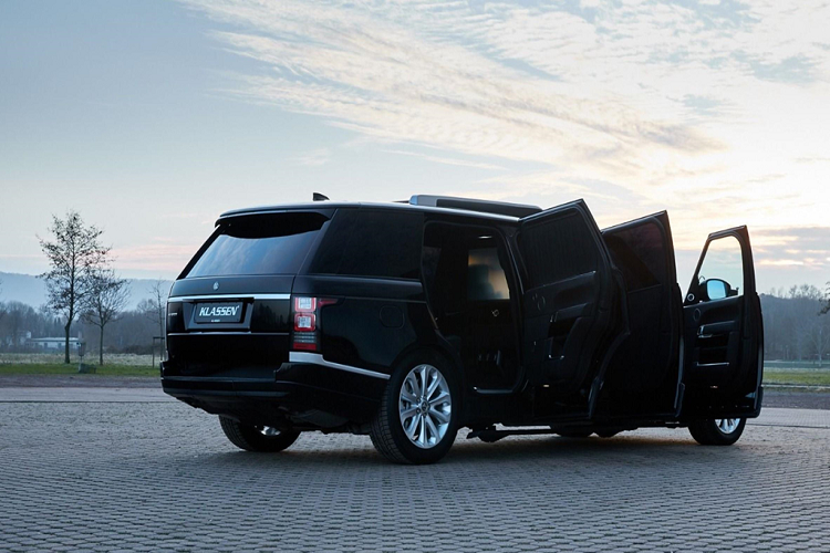 Vốn là một chiếc SUV đồ sộ, Klassen biến chiếc SUV này thành một con "khủng long" khi kéo dài thêm 1.016 mm chiều dài cơ sở. Với việc dài thêm hơn 1 mét, chiếc SUV này được bổ sung thêm 2 cửa hông.