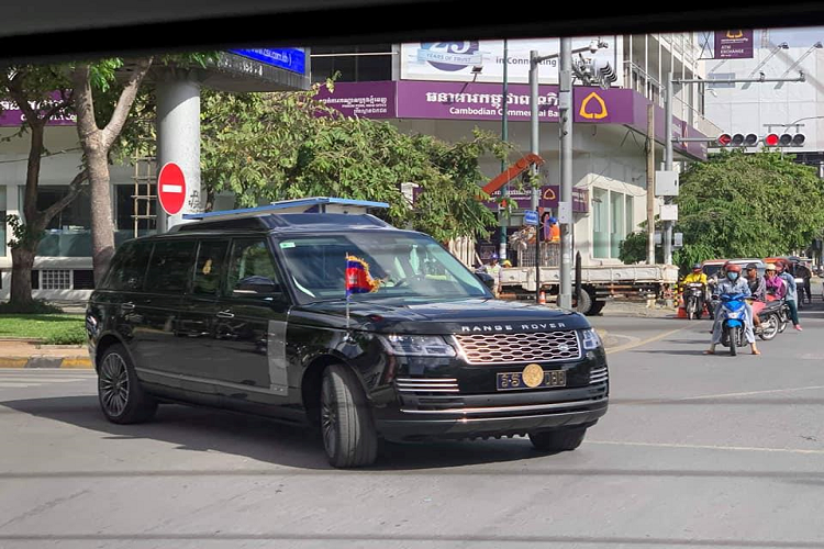 Thực chất, đây là phiên bản limousine chống đạn của chiếc Range Rover SVAutobiography LWB và được thực hiện bởi hãng độ Klassen.