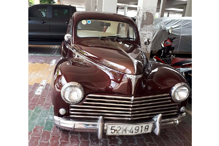 Trong 12 năm được sản xuất, đã có gần 700.000 chiếc Peugeot 203 lăn bánh ra khỏi dây chuyền sản xuất tại nhà máy Peugeot Sochaux , Pháp. Theo chia sẻ từ chủ nhân, chiếc Peugeot 203 này anh vừa mới ‘’tậu’’ cách đây vài tháng từ một người chơi xe cổ trong hội.