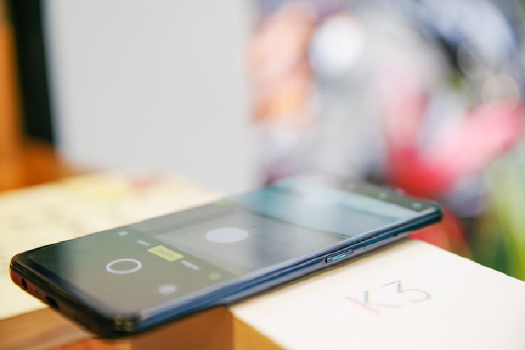 Oppo K3 sử dụng vi xử lý Snapdragon 710 với 6GB RAM và bộ nhớ trong 64GB và được cài sẵn Android 9 Pie. Bên cạnh đó để hỗ trợ cho khả năng chơi game, máy cũng được trang bị Game Boost 2.0 nhằm tối ưu khung hình cũng như tốc độ xử lý khi chơi những game đòi hỏi cấu hình nặng.