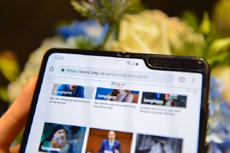 Samsung lan dau tiet lo doanh so dien thoai Galaxy Fold