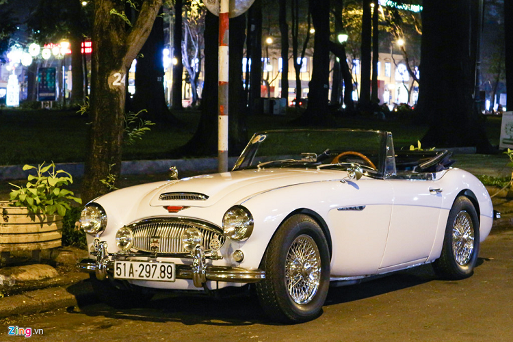 Kích thước của Austin-Healey 3000 MK III tương đối nhỏ, cách bố trí ghế ngồi 2+2. Thế hệ thứ 3 của Austin-Healey 3000 được giới thiệu vào tháng 2/1964 và dừng sản xuất 3 năm sau đó. 