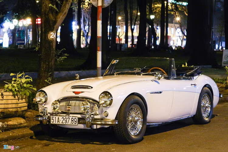 Kích thước của Austin-Healey 3000 MK III tương đối nhỏ, cách bố trí ghế ngồi 2+2. Thế hệ thứ 3 của Austin-Healey 3000 được giới thiệu vào tháng 2/1964 và dừng sản xuất 3 năm sau đó. 