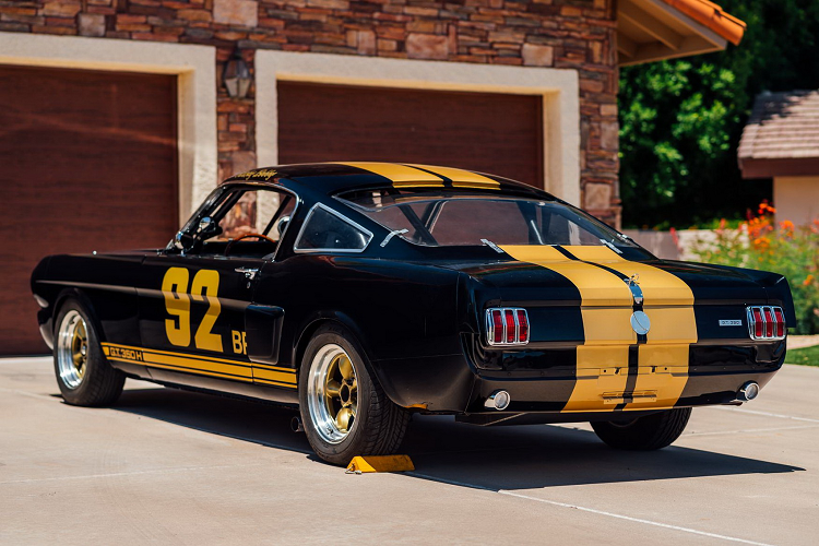 Thiết kế bên hông của xe Shelby Mustang GT350H.