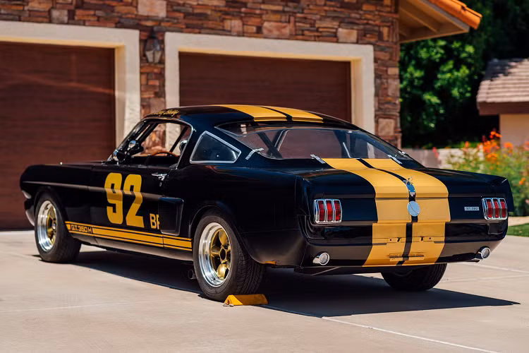 Thiết kế bên hông của xe Shelby Mustang GT350H.