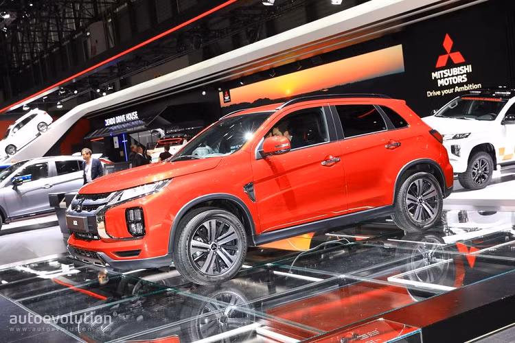 Mặt khác, theo đánh giá từ Viện Bảo hiểm An toàn Đường cao tốc Mỹ (đơn vị kiểm định với xếp hạng cao hơn NHTSA, Eclipse Cross MY 2019 đã không xuất hiện trong danh mục Top Safety Pick bởi điểm đánh giá thấp về phần đèn pha.