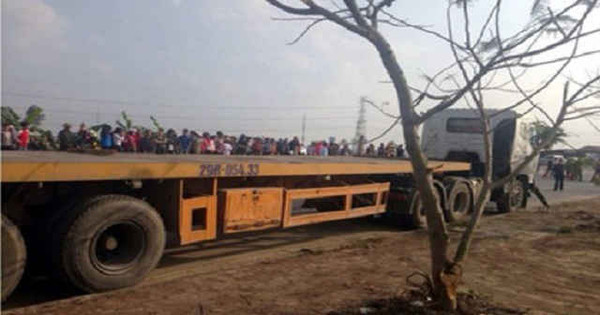 Lập tức, nhiều tổ trinh sát được cử đi phối hợp với Công an huyện Gia Lâm, Công an quận Long Biên, Hà Nội. Cuối cùng, các anh cũng phát hiện một đại lý thép có giao dịch bất thường ngày 14/2. Theo đại diện cửa hàng này, chiều 14/2, có người đàn ông lạ mặt điều khiển xe đầu kéo đến gạ bán 34 tấn thép. Sau khi xem hàng, đại lý này đồng ý mua với giá hơn 300 triệu. Tuy nhiên, do thiếu tiền nên mới chỉ ứng trước cho lái xe 30 triệu, số còn lại hẹn thanh toán sau. Người đàn ông này nhanh chóng đồng ý và rời đi rất nhanh mà không hề để lại thông tin liên lạc. 