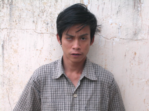 Ra tay xong, Thành lau nhà, xóa dấu vết, tắm rửa, đến bệnh viện băng bó vết bỏng. Hung thủ thấy đói, liền ra quán mua hủ tiếu mang về nhà ăn sau đó đạp xe ra tiệm vàng ở chợ Cũ, TP.Mỹ Tho đổi sợi dây chuyền vàng lấy sợi khác nặng 1,75 chỉ, bù thêm 90.000 đồng. Số tiền cướp được, Thành nướng vào sòng bạc, chơi game, chat với bạn bè và tiêu xài. Đến khi bị bắt, trong túi kẻ sát nhân còn 472.000 đồng. Ngày 4/4/2006, TAND tỉnh Tiền Giang đưa vụ án xét xử lưu động, tuyên phạt bị cáo Đỗ Minh Thành tử hình về 2 tội "giết người" và "cướp tài sản".