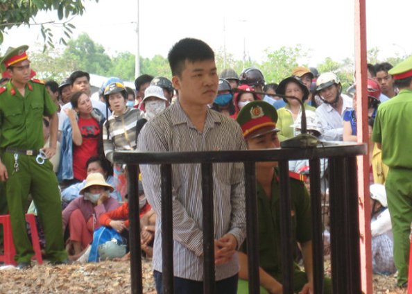 Ngày 21/4/2015, tại phiên tòa lưu động xét xử tại khu dân cư Long Thạnh Hưng, huyện Chợ Gạo TAND tỉnh Tiền Giang đã tuyên phạt Nguyễn Hoài Nam án tử hình về hành vi giết chết ba người, 18 năm tù về cướp tài sản. Tổng hình phạt là tử hình. 