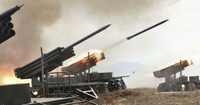 Quân đội Triều Tiên đang sở hữu các loại pháo cỡ nòng lớn như pháo tự hành tầm xa 170 mm M1989 Coxane kiểu mới, hệ thống pháo phản lực bắn loạt KN-09 có cỡ nòng 300 mm, tương tự như pháo phản lực Smerch của Nga và PHL-03 của Trung Quốc.