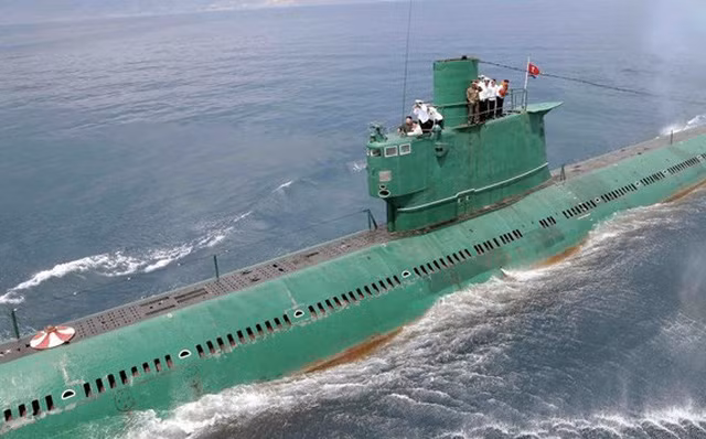 Quân đội của Triều Tiên không được nuông chiều về điều kiện vật chất như những người lính Hàn Quốc; những người lính Triều Tiên chiến đấu vì lý tưởng, không khoa trương, cứng rắn, có thể thực hiện các hoạt động chiến đấu trong mọi điều kiện thời tiết và khí hậu. Tiến sĩ Ivashov nhấn mạnh.