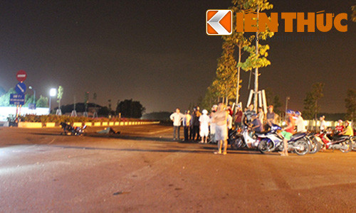 Xe tải tông chết người, tài xế nhấn ga bỏ chạy - Hình 2 Xe tai tong chet nguoi, tai xe nhan ga bo chay-Hinh-2