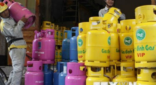 8. Giá gas giảm 4.500 đồng/bình từ ngày 1/4 Giá gas trên thị trường Thành phố Hồ Chí Minh sẽ giảm 375 đồng mỗi kilôgam từ đầu tháng Tư, tương đương 4.500 đồng/bình 12kg so với hiện nay. Đây là thông tin được đưa ra sau cuộc họp chiều 31/3 giữa các đơn vị đầu mối kinh doanh, phân phối mặt hàng gas tại Thành phố Hồ Chí Minh và các tỉnh, thành phía Nam. 