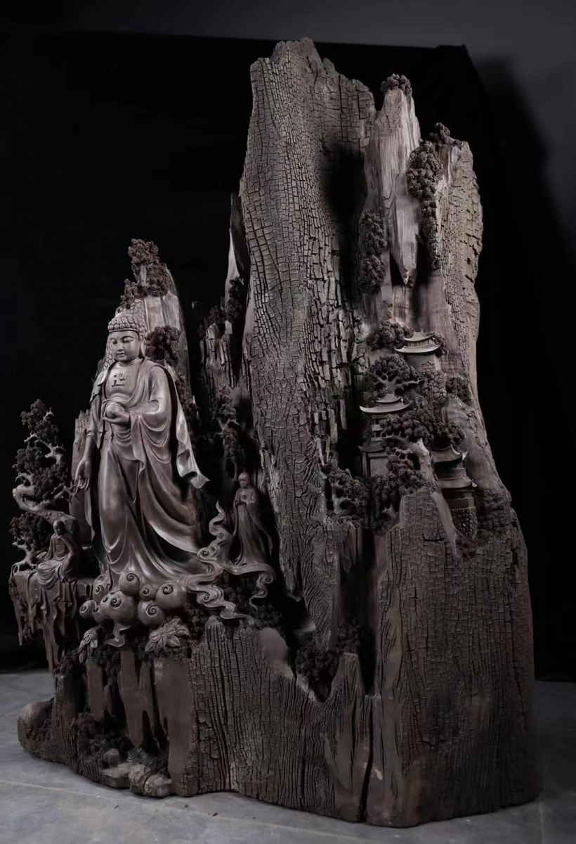 Thời cổ đại, các tác phẩm nghệ thuật chạm khắc từ gỗ âm trầm có giá trị vô cùng lớn. Hoàng đế triều đại nhà Thanh coi nó như là một vật liệu hoàng gia và người dân không thể sử dụng nó cho mục đích cá nhân của mình.