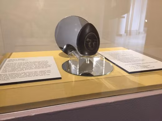 Hòn đá được trưng bày tại Bảo tàng Lịch sử bang New Hampshire và vẫn đang là đề tài nghiên cứu của các nhà khoa học.