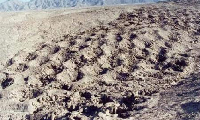 Cách đây không lâu, tại thung lũng Pisco, Peru, các chuyên gia đã phát hiện khoảng 7.000 chiếc hố bí ẩn. Những chiếc hố này khoét vào đá vôi theo từng hàng. Chúng được cho có thể là thông điệp của người ngoài hành tinh.
