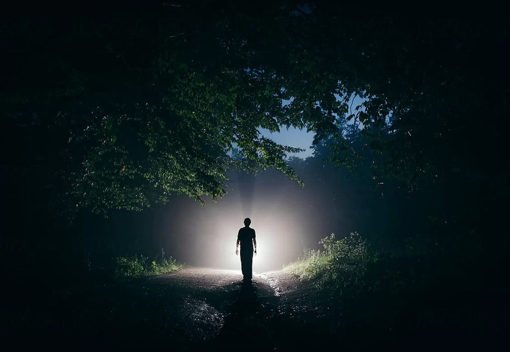 Mặc dù có những nghiên cứu và chứng cứ, việc chứng minh hoặc phủ nhận về đầu thai chuyển kiếp vẫn là một vấn đề gây tranh cãi trong cộng đồng khoa học và tâm linh.