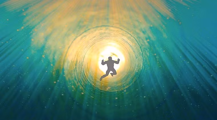 Những câu chuyện về tiền kiếp, kiếp trước – kiếp sau, về sự tồn tại sau cái chết luôn thu hút con người một cách kỳ lạ. Mới đây, Sharon Parret, một phụ nữ người Ireland đã tưởng thuật lại câu chuyện kinh hoàng của mình.