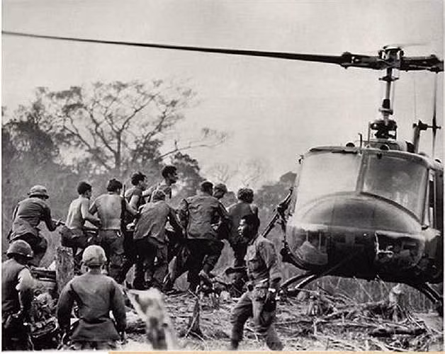 1. Chiến tranh tại Việt Nam (1965-1975): Là một trong cuộc chiến tranh tốn kém nhất lịch sử, cuộc chiến tranh tại Việt Nam đã khiến Mỹ phải chi trả 173 tỉ đô la, tương đương với 1,1 nghìn tỷ đô la theo giá hiện nay.