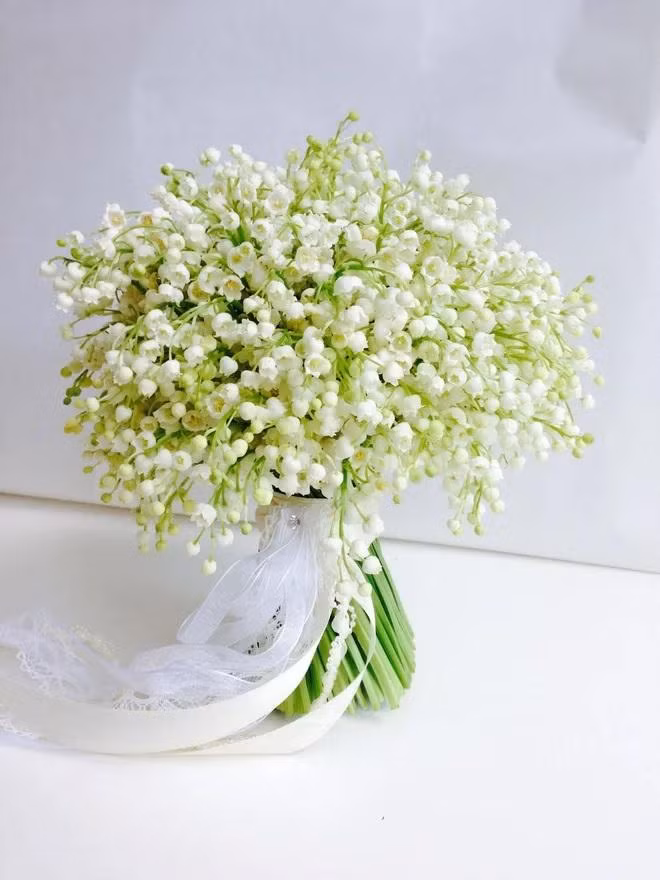 7. Hoa linh lan (Convallaria Majalis): Được sử dụng phổ biến trong các đám cưới. Giá khoảng 143 USD/bó.