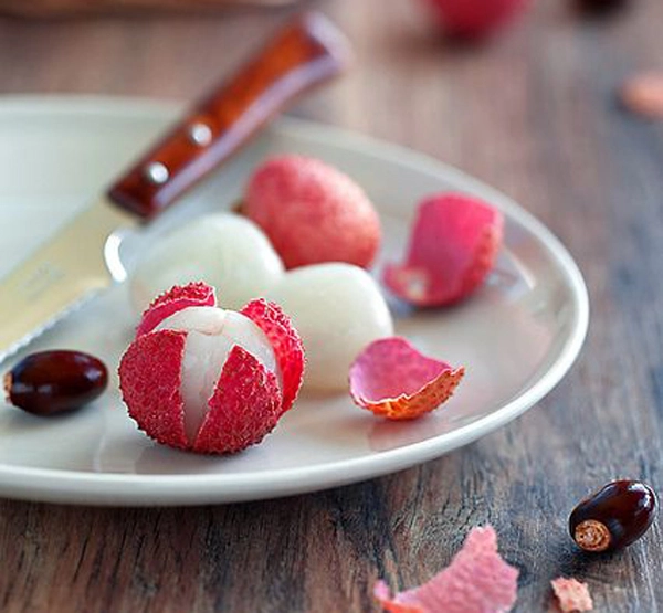 Vải thiều không chỉ được đánh giá về vẻ đẹp bên ngoài mà còn về vị ngon và lượng đường cao.