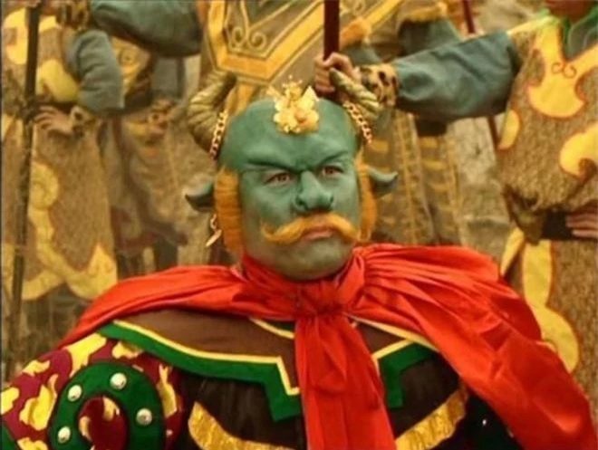 4. Độc Giác Tỷ Đại Vương: Độc Giác Tỷ Đại Vương ban đầu là một con thanh ngưu, thú cưỡi của Thái Thượng Lão Quân. Với bảo bối Kim Cang Trác, nó dễ dàng đánh bại Tôn Ngộ Không và chỉ có Thái Thượng Lão Quân mới có thể hàng phục được nó.