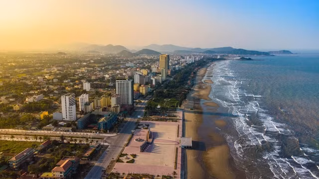 Nghi le 30/4 va 1/5 di bien Cua Lo nen ghe tham dia diem nao?