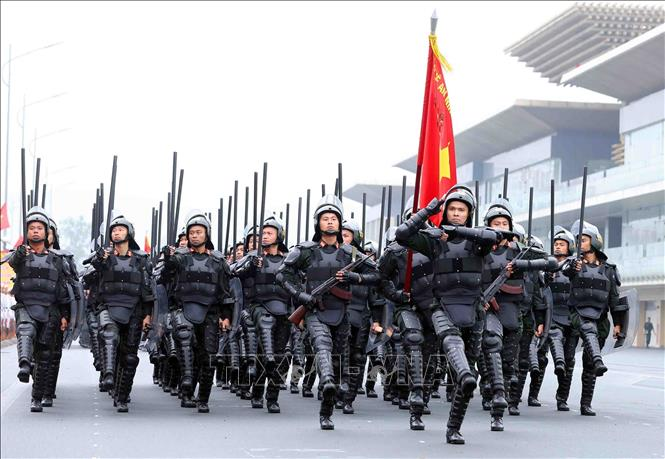 Cán bộ, chiến sĩ CSCĐ tham gia diễu binh tại buổi tổng duyệt.