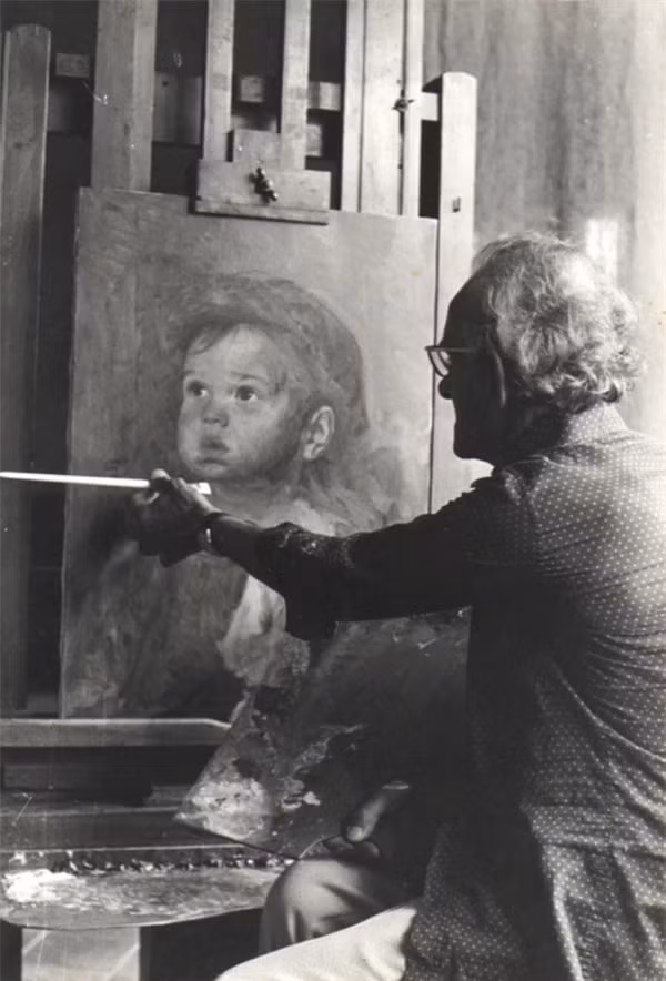 Bức tranh được vẽ bằng chất liệu khó bắt lửa, nên trong các vụ hỏa hoạn chúng se không bị cháy.