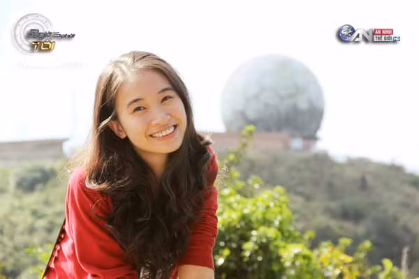 Cô giáo Nguyễn Phương Linh với những bài giảng độc đáo bằng hát Rap khiến nhiều học sinh thích thú.