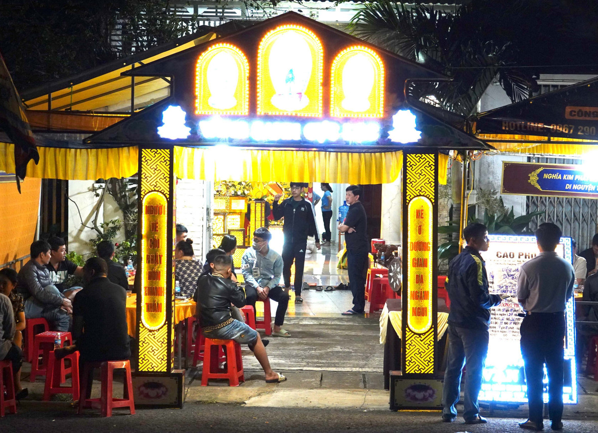 TNGT tại Gia Lai: Mẹ tiền đạo Paollo muốn đưa thi thể con về nước. - Hình 2 TNGT tai Gia Lai: Me tien dao Paollo muon dua thi the con ve nuoc.-Hinh-2